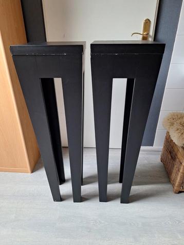 Bloementafel zwart geschilderd met metalen bovenblad  beschikbaar voor biedingen