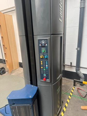 Lantech Q-serie palletwikkelaar met hellingbaan beschikbaar voor biedingen
