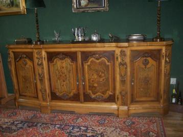 dressior hout    (moet weg ) beschikbaar voor biedingen