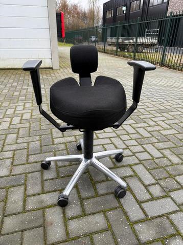 BQE Dynamic met armleuningen | ergonomische stoel beschikbaar voor biedingen