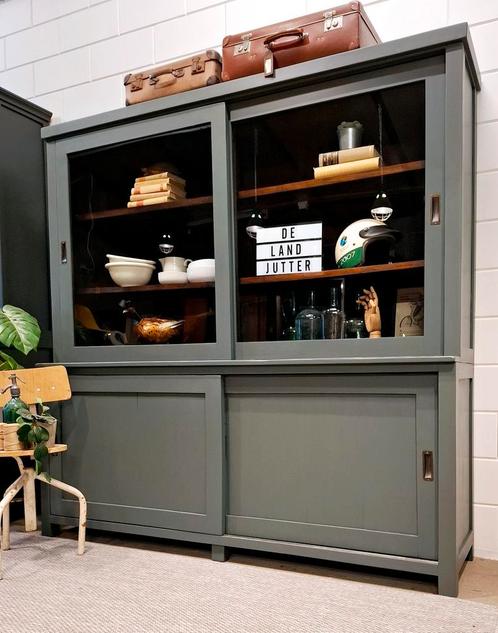 Vintage/Industriële groene schoolkast Brocante buffetkast, Huis en Inrichting, Kasten | Buffetkasten, Zo goed als nieuw, 200 cm of meer