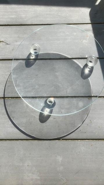 Glazen Leonardo schaal op bolpootjes. beschikbaar voor biedingen