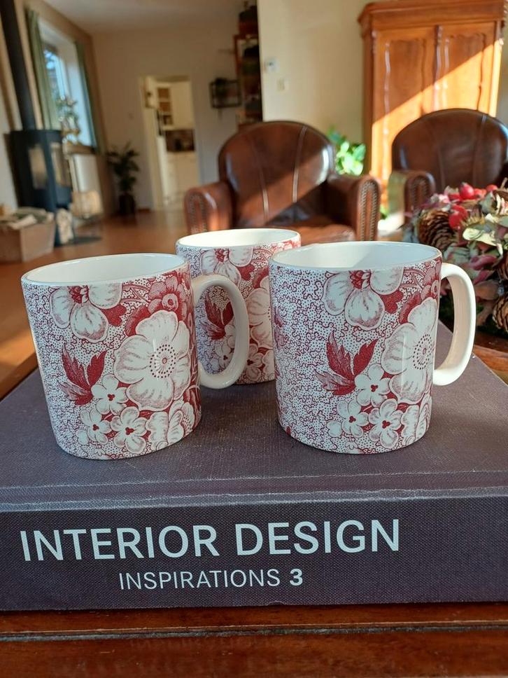 Spode Primula Bordeaux Mok - The Archive Collection 3 x, Huis en Inrichting, Keuken | Servies, Zo goed als nieuw, Kop(pen) en/of Schotel(s)