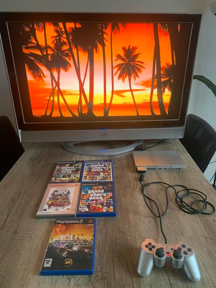 JVC TV+Playstation 2 Slim Zilver+1 controller+5 games, Spelcomputers en Games, Spelcomputers | Sony PlayStation 2, Gebruikt, Slim