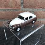 1:43 GAZ RUSSISCHE TAXI, Hobby en Vrije tijd, Modelauto's | 1:43, Ophalen of Verzenden, Zo goed als nieuw, Auto, Overige merken