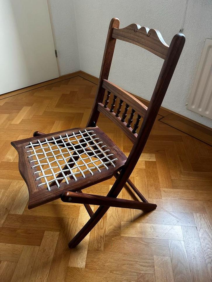 2 Afrikaanse Klapstoeltjes, Huis en Inrichting, Stoelen, Gebruikt, Twee, Hout, Bruin, Ophalen