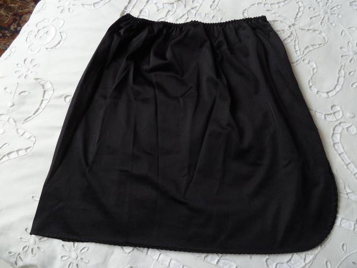 Lafayette/Printemps zwarte korte jupon, onderrok mt. 38 zgan, Kleding | Dames, Ondergoed en Lingerie, Overige typen, Zwart, Verzenden
