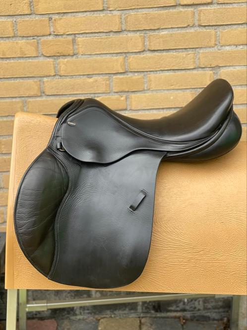Euroriding Jade Springzadel (passervice incl op maat), Dieren en Toebehoren, Paarden en Pony's | Zadels, Zo goed als nieuw, Dressuur