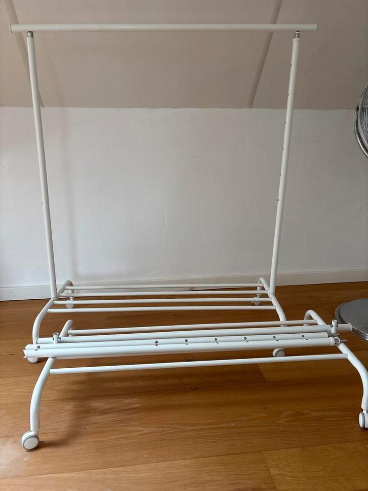2x Ikea Rigga Kledingrek - Verstelbaar & Mobiel, Kleding | Dames, Kledingrekken, Gebruikt, Met wielen, Ophalen