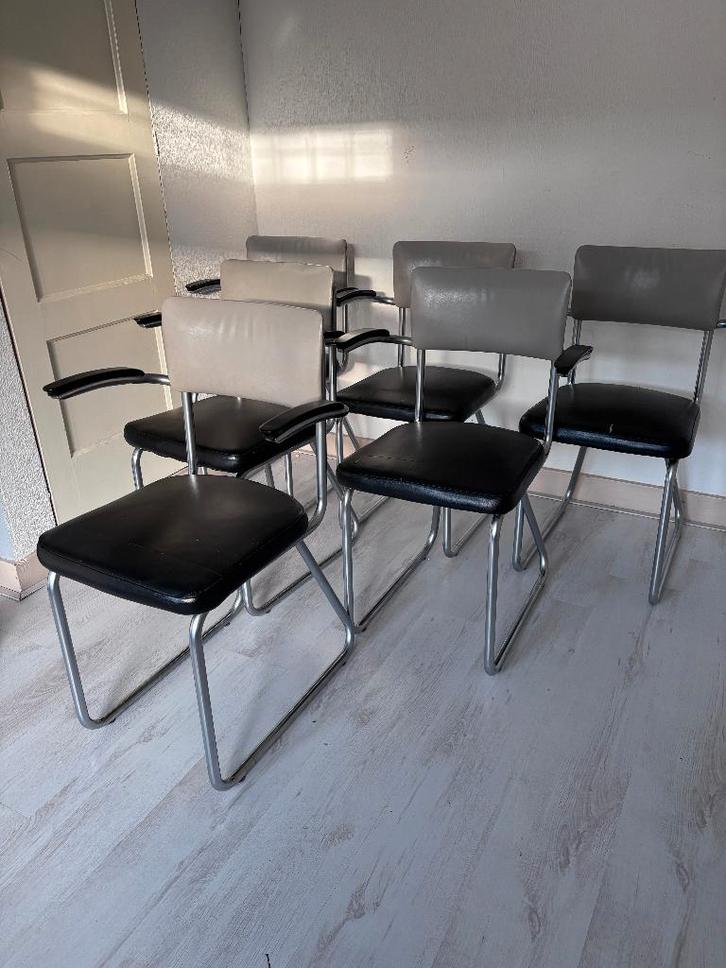 Ahrend de Cirkel buisframe stoelen, Huis en Inrichting, Stoelen, Gebruikt, Vijf, Zes of meer stoelen, Leer, Metaal, Zwart, Ophalen