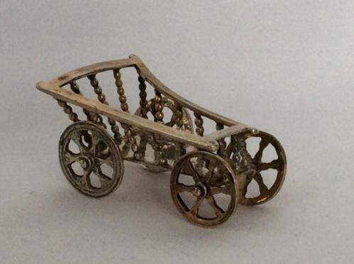 Zilveren miniatuur bolderkar of hooiwagen, Antiek en Kunst, Antiek | Goud en Zilver, Zilver, Verzenden