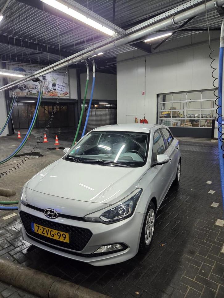 Hyundai i20 1.2 I 5-DRS 2015 Grijs/Zilver, Auto's, Hyundai, Particulier, i20, Benzine, B, Hatchback, Handgeschakeld, Origineel Nederlands