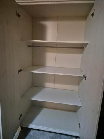 Witte houten kledingkast  - afbeelding 2