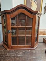 Vintage vitrinekastje met ophangsysteem, Huis en Inrichting, Kasten | Vitrinekasten, Glas, Minder dan 100 cm, 25 tot 50 cm, 50 tot 100 cm