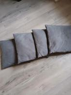 Suedelook kussens, Huis en Inrichting, Woonaccessoires | Kussens, Ophalen, Zo goed als nieuw, Grijs, Vierkant