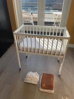 Houten wieg met matras en beddengoed - zo goed als nieuw, Ophalen, Zo goed als nieuw, Wieg