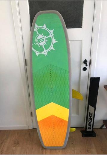 Slingshot Simulator 5'6" Board + Hover glide NF2 foil beschikbaar voor biedingen