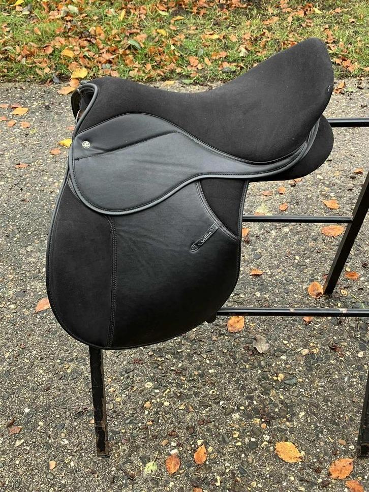 Zadel Thorowgood 17,5", Dieren en Toebehoren, Paarden en Pony's | Zadels, Zo goed als nieuw, Recreatie, Ophalen of Verzenden
