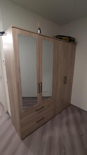 Kledingkast Wardrobe beschikbaar voor biedingen