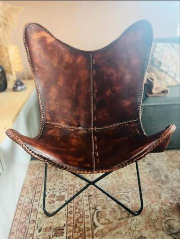 Bruine leren vlinderstoel fauteuil beschikbaar voor biedingen