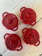 4 Staub mini-stoofpannetjes rood - 10cm diameter, Huis en Inrichting, Ophalen of Verzenden, Zo goed als nieuw