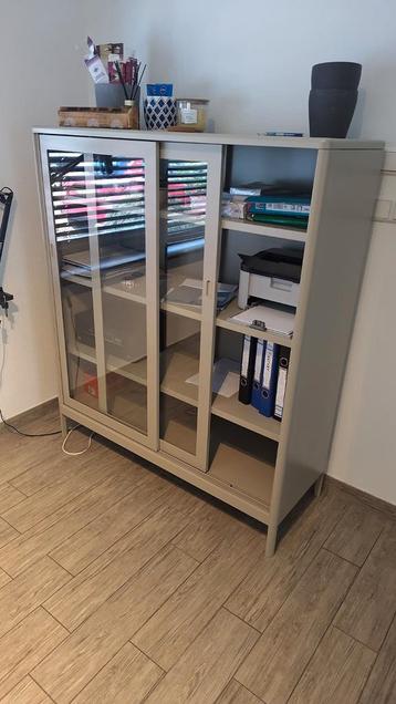 Ikea Idasen Vitrinekast - Stijlvol en praktisch! beschikbaar voor biedingen