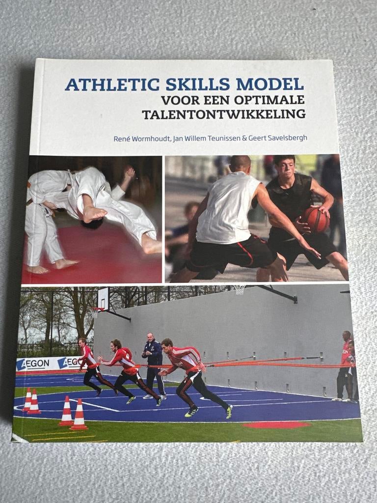 Athletic Skills Model - Nieuwstaat, Boeken, Ophalen of Verzenden, Nieuw, Overige sporten