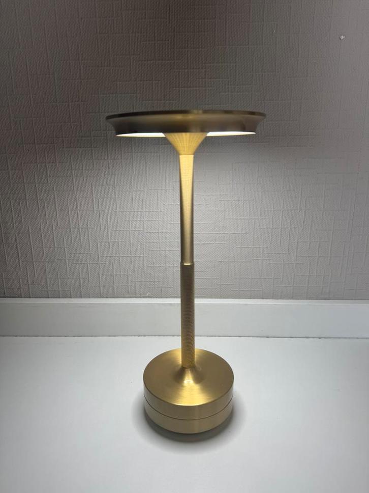 Goudkleurige luxe modern LED lamp, Huis en Inrichting, Lampen | Tafellampen, Nieuw, Minder dan 50 cm, Metaal, Ophalen of Verzenden