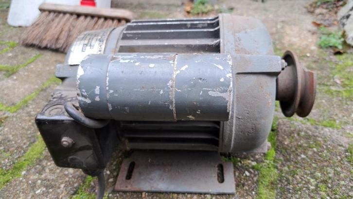 Elektromotor 0,95 PK  of  0.74 kW, Doe-het-zelf en Verbouw, Motoren, Gebruikt, Elektromotor, 1800 rpm of meer, Ophalen of Verzenden