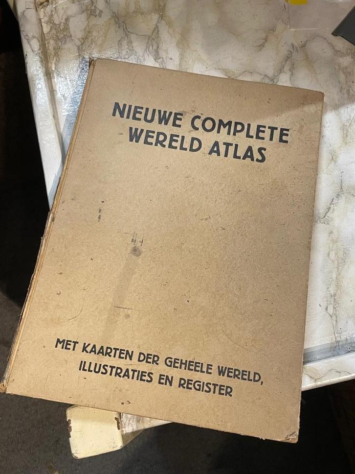 Oude wereldatlas (1891 - 1933), Boeken, Atlassen en Landkaarten, Gelezen, Overige atlassen, Nederland, 1800 tot 2000, Ophalen of Verzenden