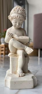 Klassiek Italiaans beeldje 'lezend kind' A. Santini (15 cm), Verzamelen, Beelden en Beeldjes, Ophalen of Verzenden, Zo goed als nieuw
