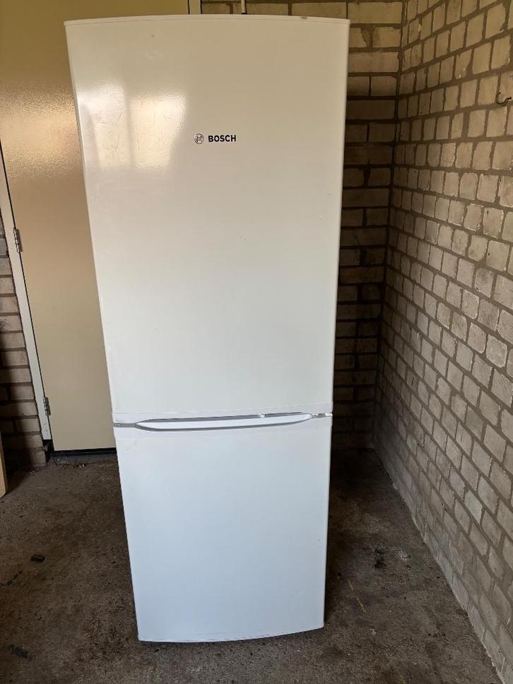Koel/vriescombinatie Bosch, Witgoed en Apparatuur, Koelkasten en IJskasten, Zo goed als nieuw, Met aparte vriezer, 150 tot 200 liter