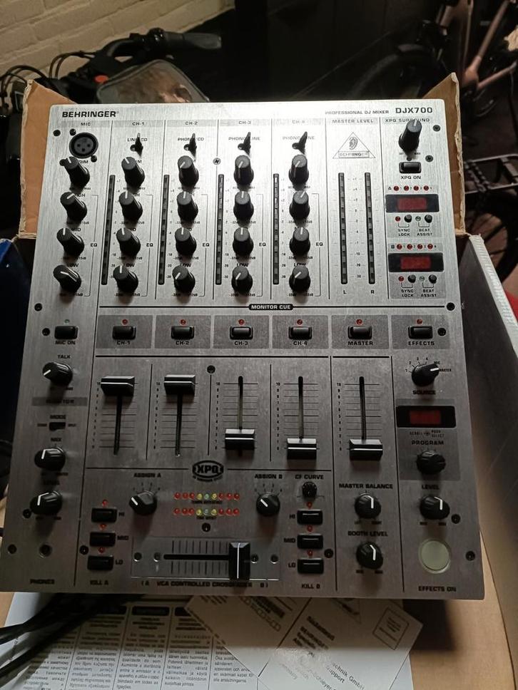 Behringer DJX700 DJ Mixer - Gebruikt, Muziek en Instrumenten, Dj-sets en Draaitafels, Gebruikt, Dj-set, Behringer, Ophalen