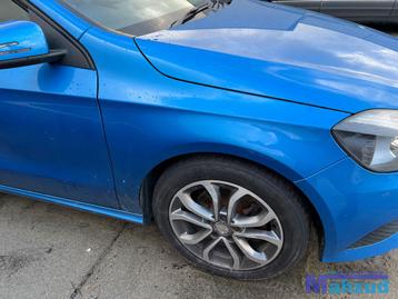 MERCEDES A KLASSE W176 blauw 162 rechts voorscherm 2012-2018 beschikbaar voor biedingen
