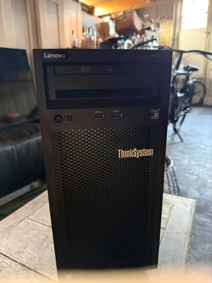 Lenovo ThinkSystem ST50 Tower Server, Computers en Software, Servers, Zo goed als nieuw, 2 tot 3 Ghz, Ophalen