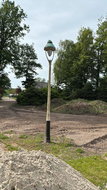 Gietijzeren lantaarnpaal 5 meter antiek beschikbaar voor biedingen