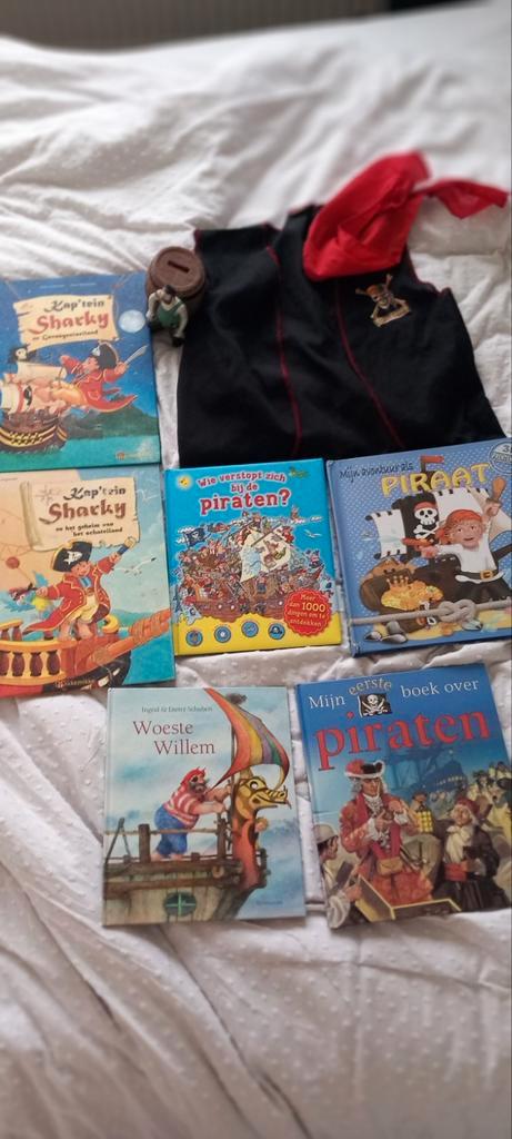 6 Piraten Boeken, spaarpot en hes met sjaaltje, Boeken, Kinderboeken | Jeugd | onder 10 jaar, Gelezen, Fictie algemeen, Ophalen of Verzenden