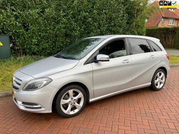 Mercedes-Benz B-klasse 180 Ambition half leer xenon nette au beschikbaar voor biedingen