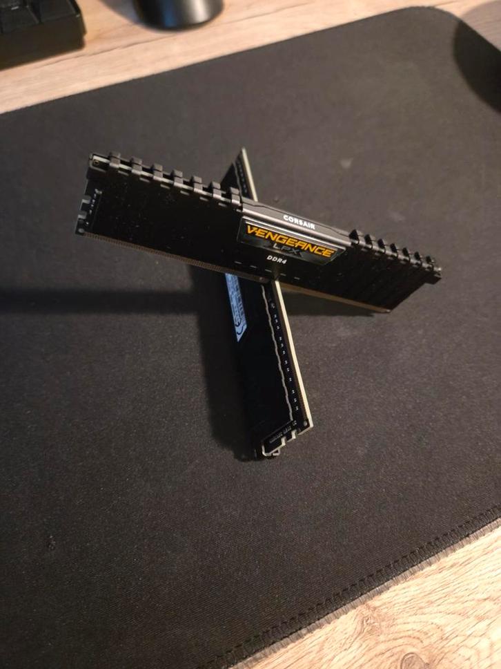 Ddr4 16 gb 3200mhz corsair, Computers en Software, RAM geheugen, Zo goed als nieuw, Desktop, 16 GB, DDR4, Ophalen