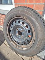 Pirelli winterbanden op stalen velg, Auto-onderdelen, Banden en Velgen, Ophalen, Gebruikt, 15 inch, Banden en Velgen