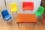 Drie sets kunststof poppenhuis meubels stoeltjes vintage, Gebruikt, Ophalen of Verzenden, Gebruiksvoorwerp