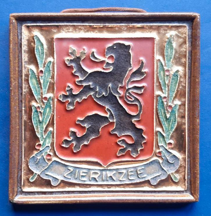 Porceleyne Fles cloisonne tegel Wapen Zierikzee (F55-25), Antiek en Kunst, Antiek | Wandborden en Tegels, Ophalen of Verzenden