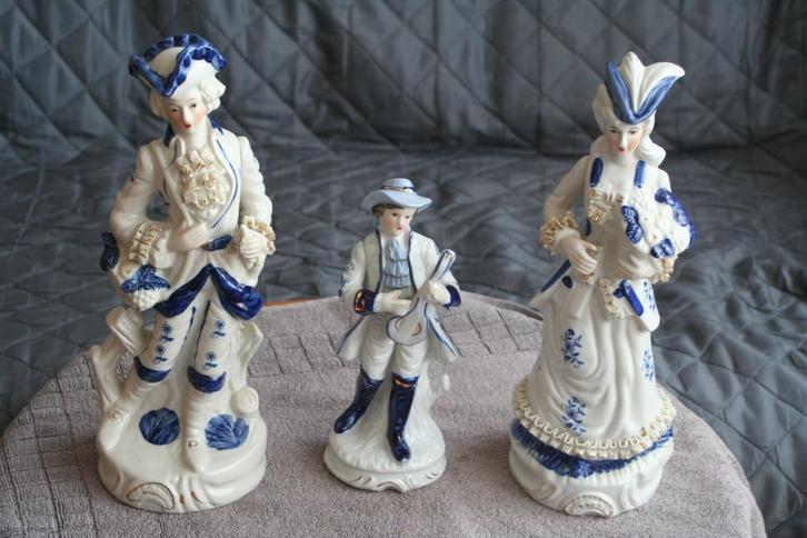 3 zeer mooie porselein romantsche beelden, Antiek en Kunst, Antiek | Porselein, Ophalen of Verzenden