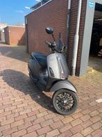 Vespa sprint 2015 brom, Fietsen en Brommers, Scooters | Vespa, Benzine, Maximaal 45 km/u, Vespa S, Zo goed als nieuw