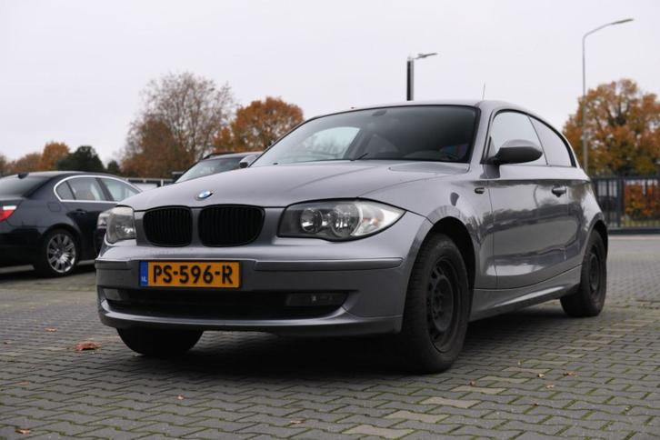 BMW 1-serie 116i 1.6I  3DR 2008 Grijs Kapotte Motor, Auto's, BMW, Particulier, 1-Serie, Benzine, B, Hatchback, Handgeschakeld