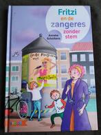 BOLLEBOOS - Fritzi en de zangeres zonder stem (6-9 jr), Boeken, Ophalen of Verzenden, Anneke Scholtens, Fictie algemeen, Zo goed als nieuw