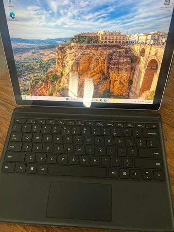 Microsoft Surface Pro 4, i7, 8Gb,, 256Gb, Win 11 beschikbaar voor biedingen