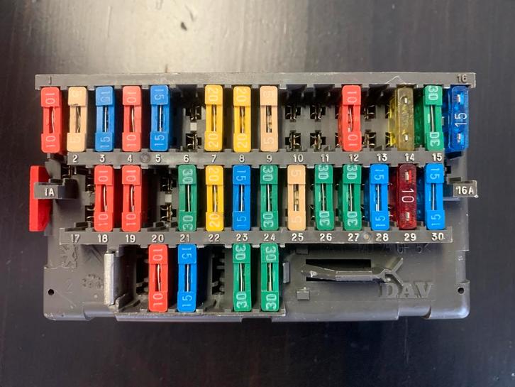 Zekeringkast Peugeot 405 / PSA - Goede Staat, Auto-onderdelen, Motor en Toebehoren, Peugeot, Gebruikt, Ophalen of Verzenden