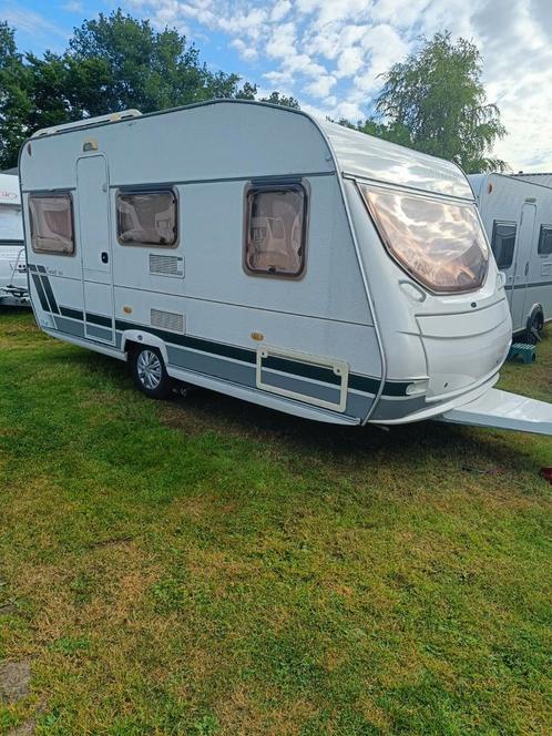 Chateau Carrat 430 bj 2003+MOVER+VOORTENT.  IN GOEDE STAAT!, Caravans en Kamperen, Caravans, Bedrijf, tot en met 4, 750 - 1000 kg