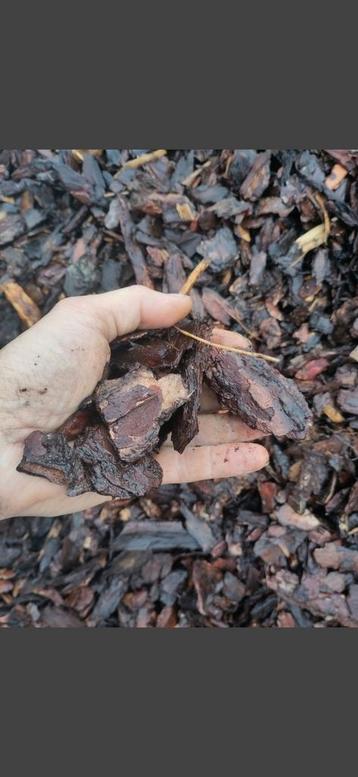 BOOMSCHORS BEZORGKOSTEN vanaf €45,-  Los of in big bag. beschikbaar voor biedingen